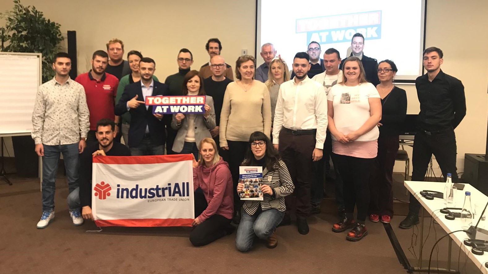 Collective bargaining: getting young workers out of precariousness